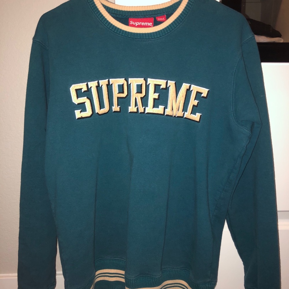 Supreme sweater